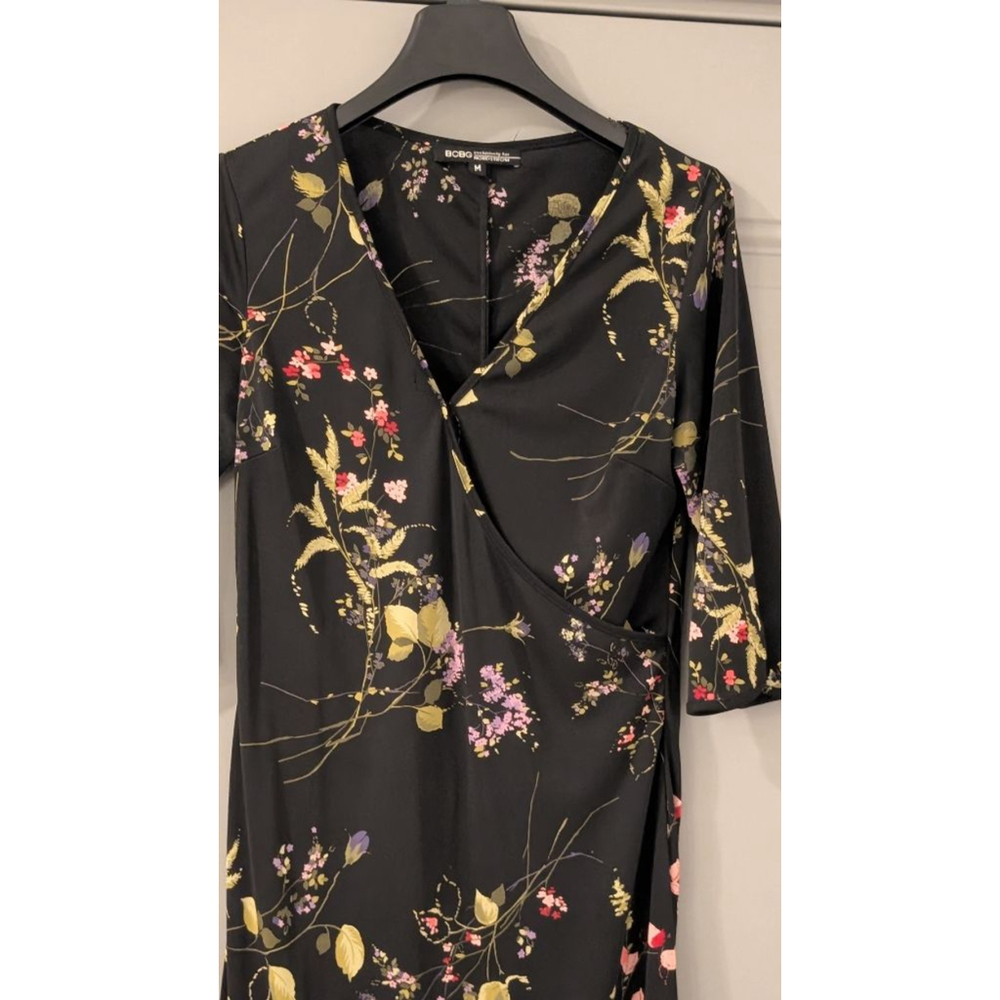 Women's BCBG Black Floral Midi Wrap Dress M - Picture 3 of 6